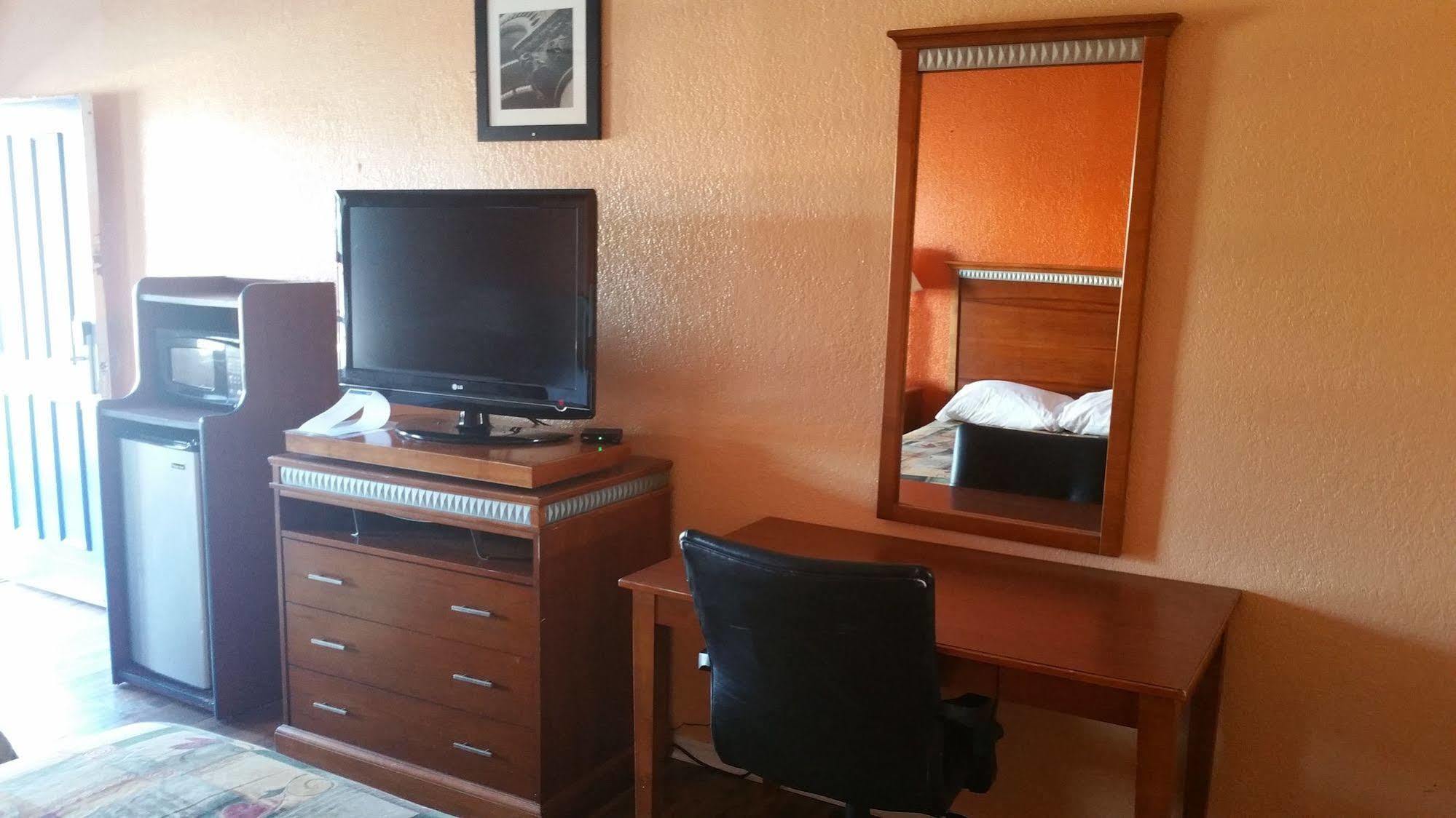 America'S Best Inn Montgomery Монтгомъри Екстериор снимка