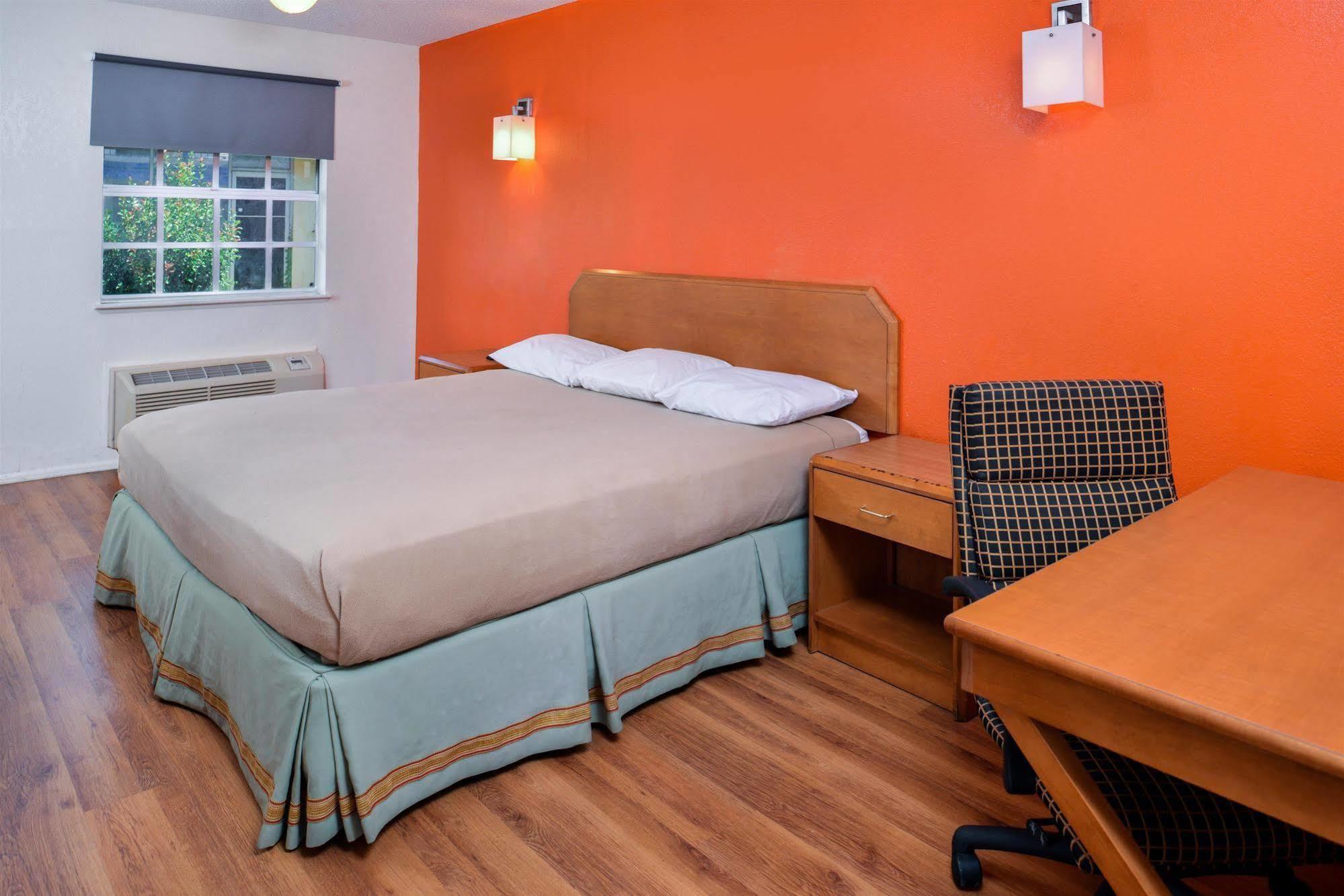 America'S Best Inn Montgomery Монтгомъри Екстериор снимка